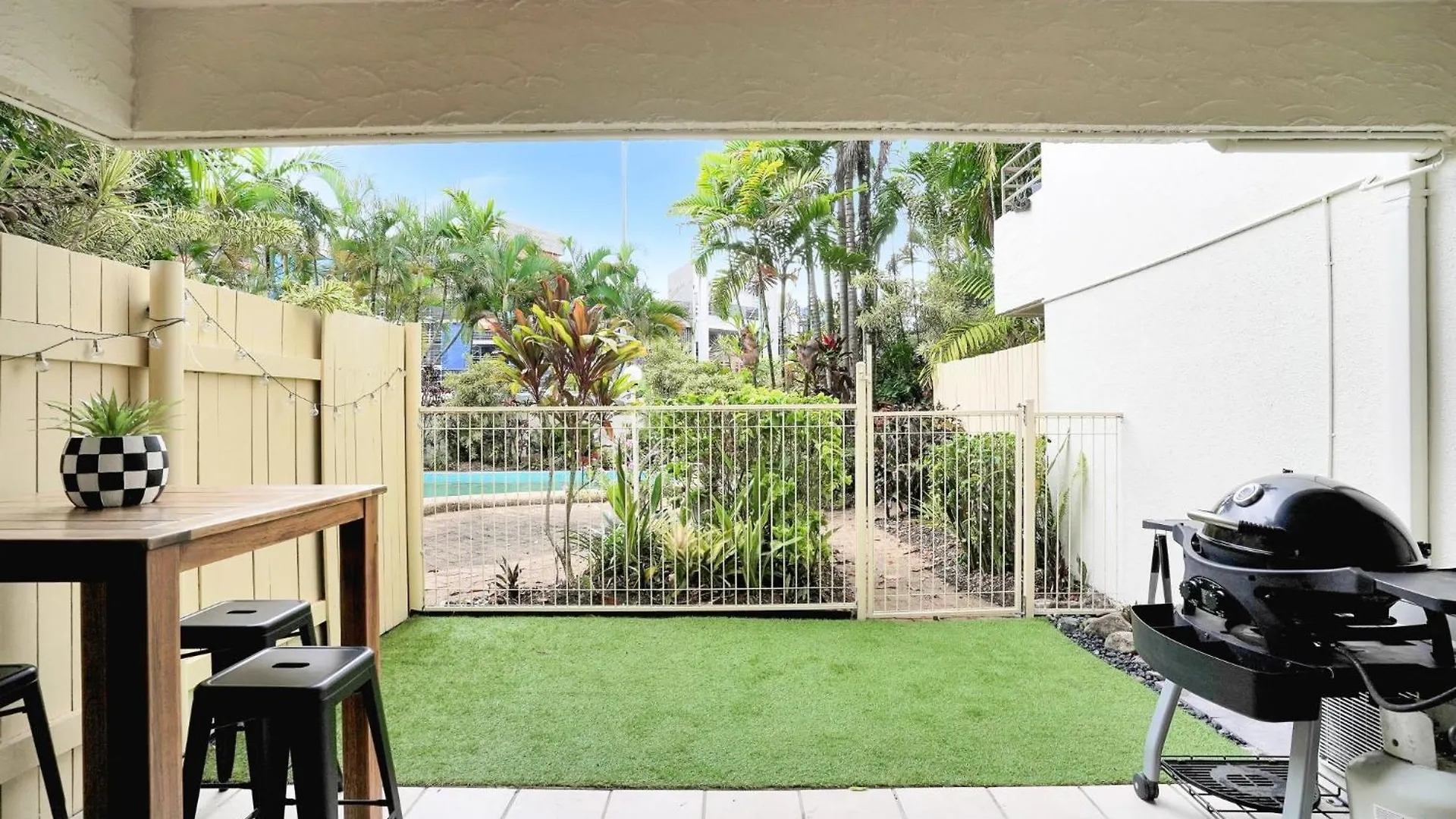 Apartment Living On Lake Cairns