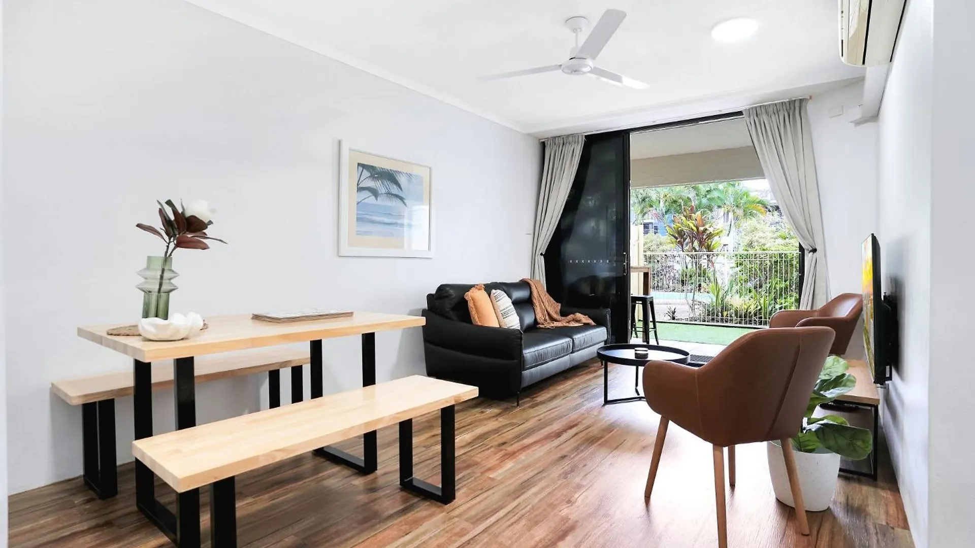Living On Lake Cairns